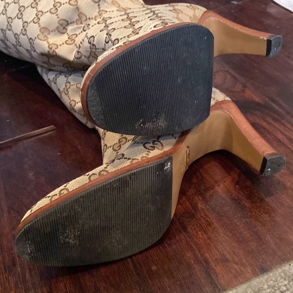 Women’s Gucci Monogram boot size 35 or 5 - Picture 6 of 7